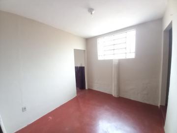 Alugar Casa / Padrão em Ribeirão Preto R$ 450,00 - Foto 1