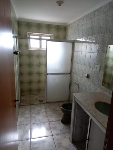 Alugar Apartamento / Padrão em Ribeirão Preto R$ 1.800,00 - Foto 11