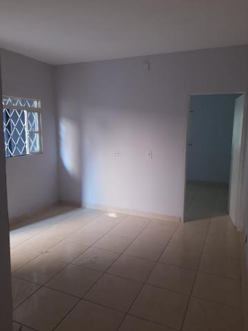 Alugar Casa / Padrão em Ribeirão Preto R$ 1.300,00 - Foto 2