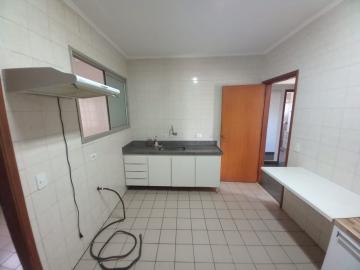 Alugar Apartamentos / Padrão em Ribeirão Preto R$ 1.800,00 - Foto 4