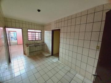 Alugar Casa / Padrão em Ribeirão Preto R$ 700,00 - Foto 4