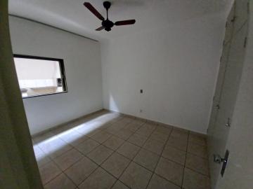 Alugar Casa / Padrão em Ribeirão Preto R$ 1.600,00 - Foto 9