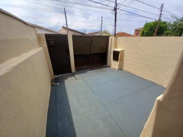 Alugar Casa / Padrão em Ribeirão Preto R$ 800,00 - Foto 2