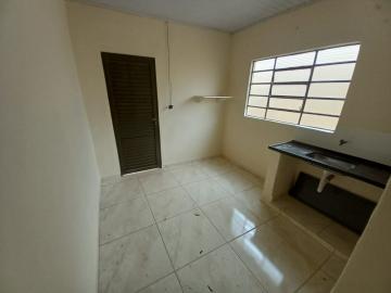 Alugar Casa / Padrão em Ribeirão Preto R$ 800,00 - Foto 7