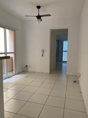 Apartamento / Padrão em Ribeirão Preto Alugar por R$1.000,00