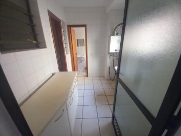 Alugar Apartamento / Padrão em Ribeirão Preto R$ 1.700,00 - Foto 5