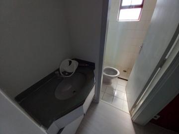 Alugar Apartamento / Padrão em Ribeirão Preto R$ 1.200,00 - Foto 2