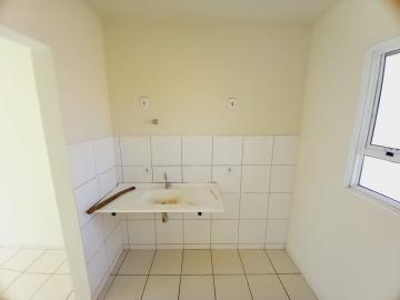 Alugar Casa / Padrão em Ribeirão Preto R$ 800,00 - Foto 3