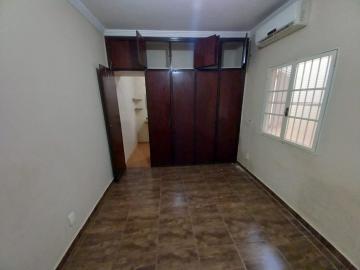 Alugar Casa / Padrão em Ribeirão Preto R$ 1.400,00 - Foto 11