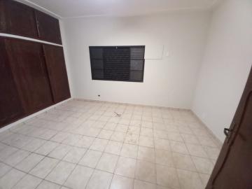 Alugar Casa / Padrão em Ribeirão Preto R$ 1.200,00 - Foto 2