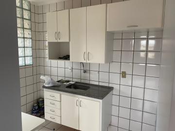 Alugar Apartamento / Padrão em Ribeirão Preto R$ 900,00 - Foto 2