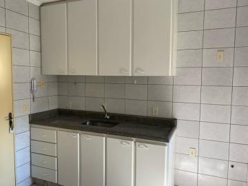 Alugar Apartamento / Padrão em Ribeirão Preto R$ 550,00 - Foto 2