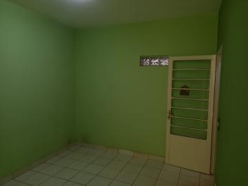 Alugar Casa / Padrão em Ribeirão Preto R$ 800,00 - Foto 4