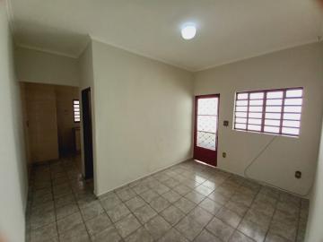 Alugar Casa / Padrão em Ribeirão Preto R$ 700,00 - Foto 1