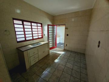 Alugar Casa / Padrão em Ribeirão Preto R$ 700,00 - Foto 3