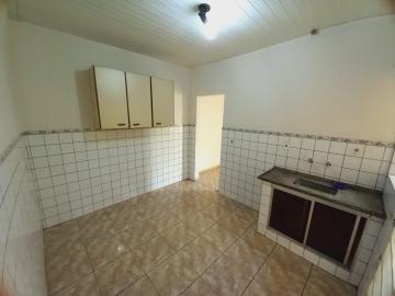 Alugar Casa / Padrão em Ribeirão Preto R$ 800,00 - Foto 5