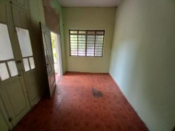 Alugar Casa / Padrão em Ribeirão Preto R$ 750,00 - Foto 1