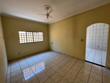 Alugar Casa / Padrão em Ribeirão Preto R$ 1.300,00 - Foto 1