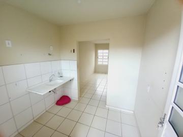 Alugar Casa / Padrão em Ribeirão Preto R$ 800,00 - Foto 4