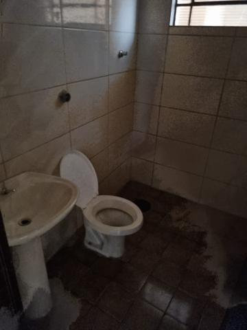 Alugar Casa / Padrão em Ribeirão Preto R$ 1.700,00 - Foto 4