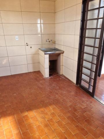 Alugar Casa / Padrão em Ribeirão Preto R$ 1.700,00 - Foto 14