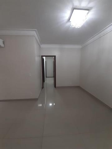 Alugar Apartamento / Padrão em Ribeirão Preto R$ 1.900,00 - Foto 2