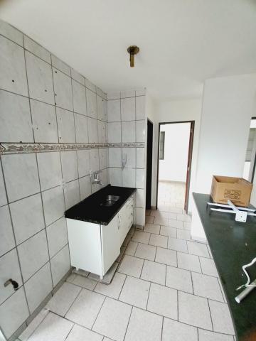 Alugar Apartamento / Padrão em Ribeirão Preto R$ 650,00 - Foto 3