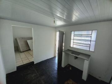 Alugar Casa / Padrão em Ribeirão Preto R$ 700,00 - Foto 2