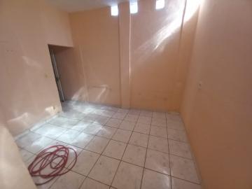 Alugar Casa / Padrão em Ribeirão Preto R$ 700,00 - Foto 2