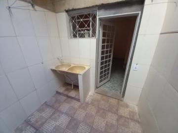 Alugar Casa / Padrão em Ribeirão Preto R$ 700,00 - Foto 9