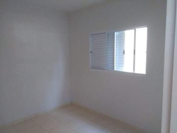 Alugar Apartamentos / Padrão em Ribeirão Preto R$ 800,00 - Foto 2