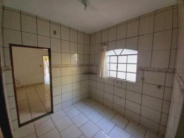 Alugar Casa / Padrão em Ribeirão Preto R$ 1.000,00 - Foto 5