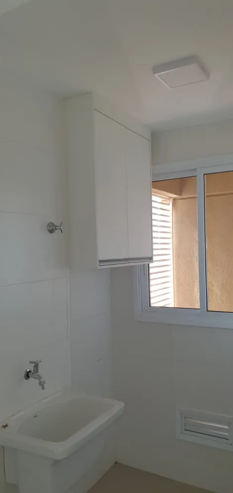 Alugar Apartamento / Padrão em Ribeirão Preto R$ 2.000,00 - Foto 4