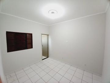 Alugar Casa / Padrão em Ribeirão Preto R$ 1.000,00 - Foto 3