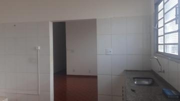 Alugar Casa / Padrão em Ribeirão Preto R$ 1.800,00 - Foto 3