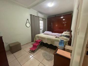 Alugar Casa / Padrão em Ribeirão Preto R$ 1.600,00 - Foto 5