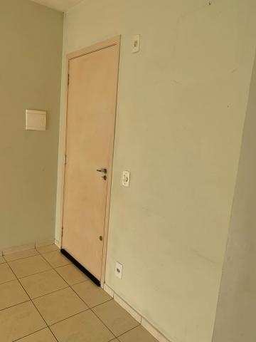 Alugar Apartamento / Padrão em Ribeirão Preto R$ 600,00 - Foto 3