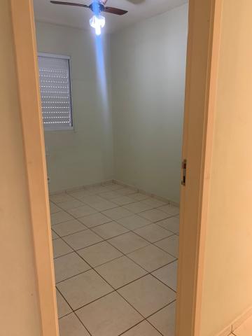 Alugar Apartamento / Padrão em Ribeirão Preto R$ 600,00 - Foto 7