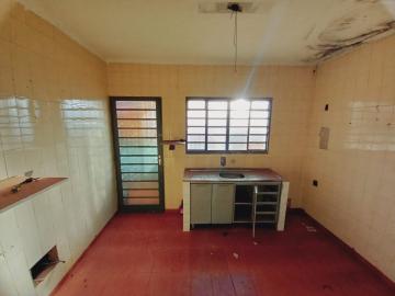 Alugar Casa / Padrão em Ribeirão Preto R$ 1.500,00 - Foto 4