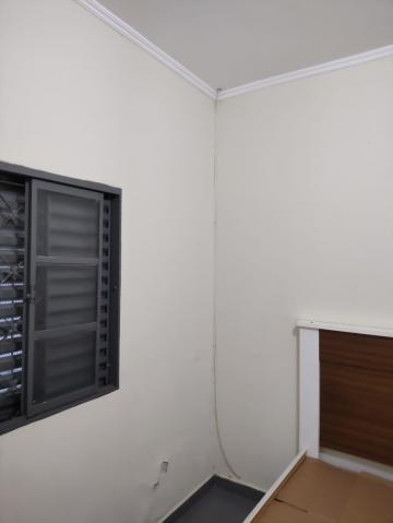 Alugar Casa / Padrão em Ribeirão Preto R$ 700,00 - Foto 13