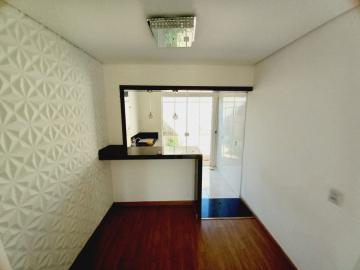 Alugar Casa / Padrão em Ribeirão Preto R$ 950,00 - Foto 2