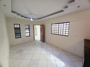 Alugar Casa / Padrão em Ribeirão Preto R$ 1.300,00 - Foto 4
