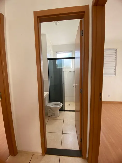 Alugar Apartamento / Padrão em Ribeirão Preto R$ 750,00 - Foto 6