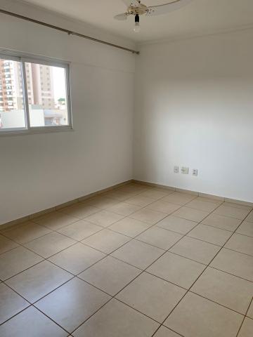 Alugar Apartamento / Padrão em Ribeirão Preto R$ 1.500,00 - Foto 2