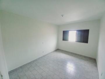 Alugar Casas / Padrão em Ribeirão Preto R$ 1.300,00 - Foto 3