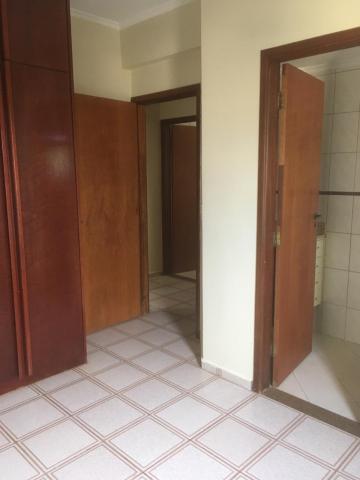 Alugar Apartamento / Padrão em Ribeirão Preto R$ 1.400,00 - Foto 3