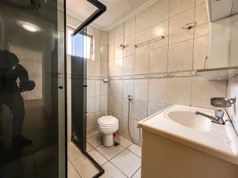 Alugar Apartamento / Padrão em Ribeirão Preto R$ 650,00 - Foto 12