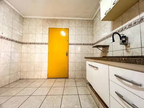 Alugar Apartamento / Padrão em Ribeirão Preto R$ 650,00 - Foto 4