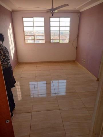 Apartamento / Padrão em Sertãozinho 