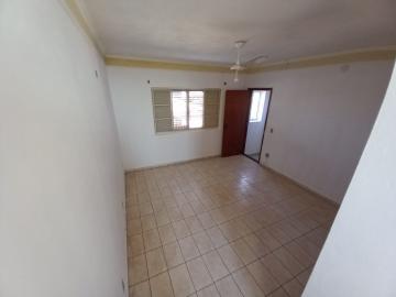 Alugar Casa / Padrão em Ribeirão Preto R$ 1.500,00 - Foto 4